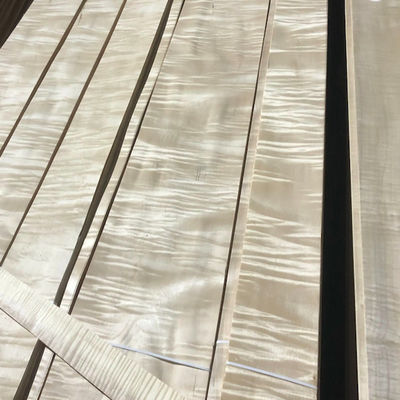 Figured Maple Natural Wood Veneer AA Grade 0.45mm For Furniture